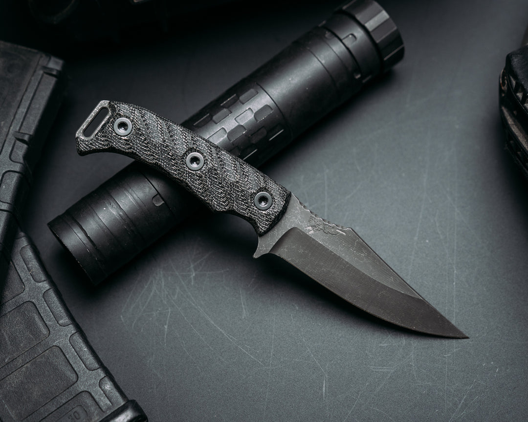 Tosahwi- Black Canvas Micarta, Allen Bolts, Iron Grip