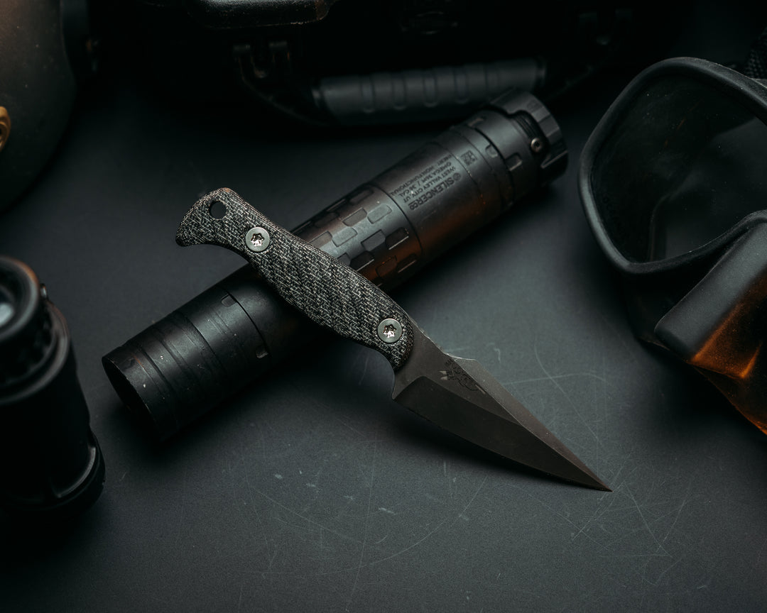 Gulo Gulo- Black Canvas Micarta, Ti Torx Bolts, Iron Grip