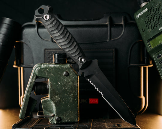 Dive Knife- Black Dunes Carbon, Armor Black Cerakote, Ti Torx Bolts, Textured Grip