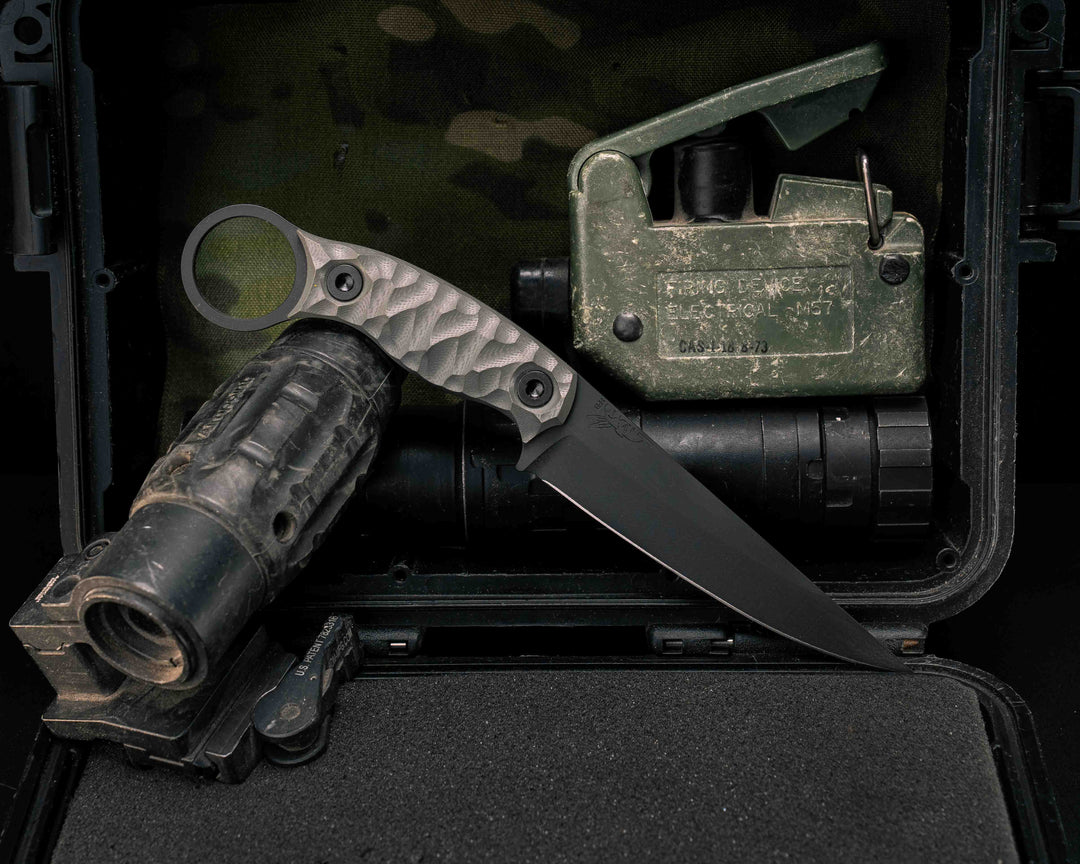 Osoraku 4"- Grey with Redline G10, Armor Black Cerakote, Allen Bolts, Textured Grip