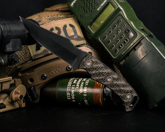 Tosahwi - Black Burlap Micarta, Armor Black Cerakote, Ti Torx Bolts, Iron Grip