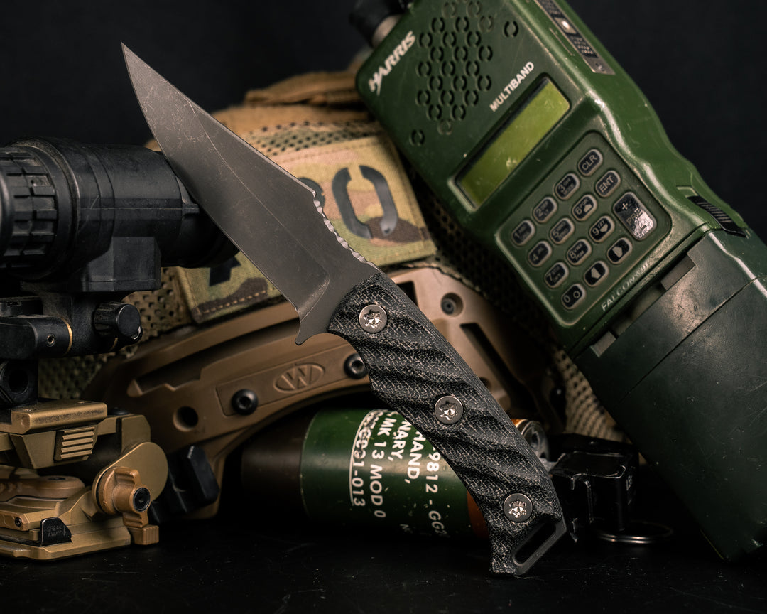 Tosahwi - Black Canvas Micarta, Ti Torx Bolts, Iron Grip