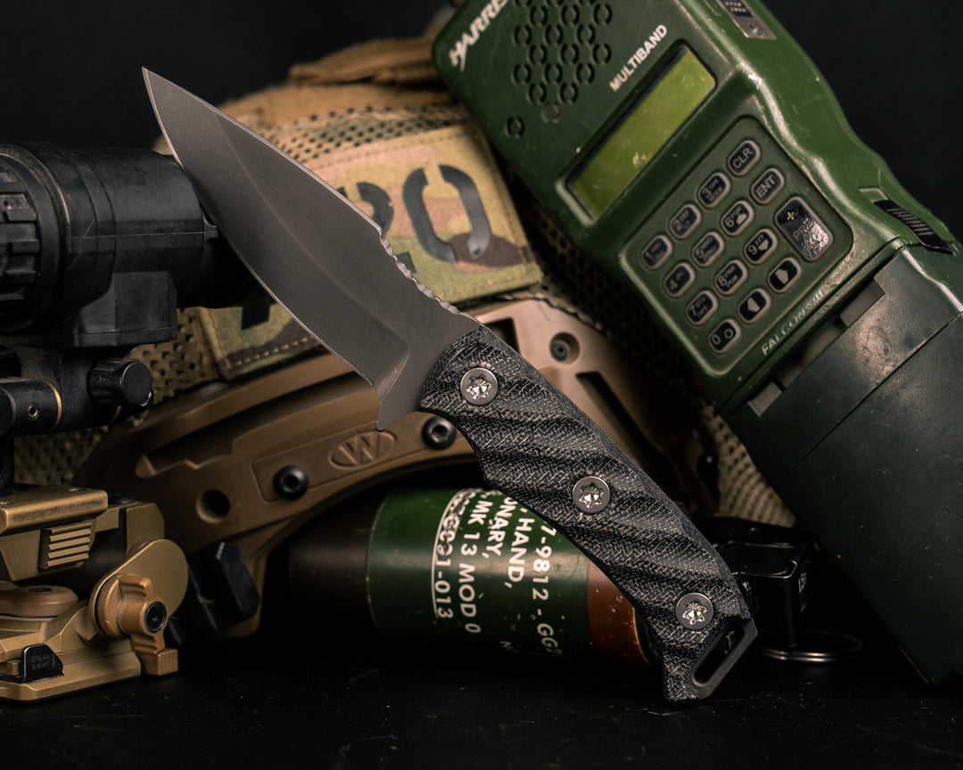 Ishi - Black Canvas Micarta, Ti Torx Bolts, Iron Grip