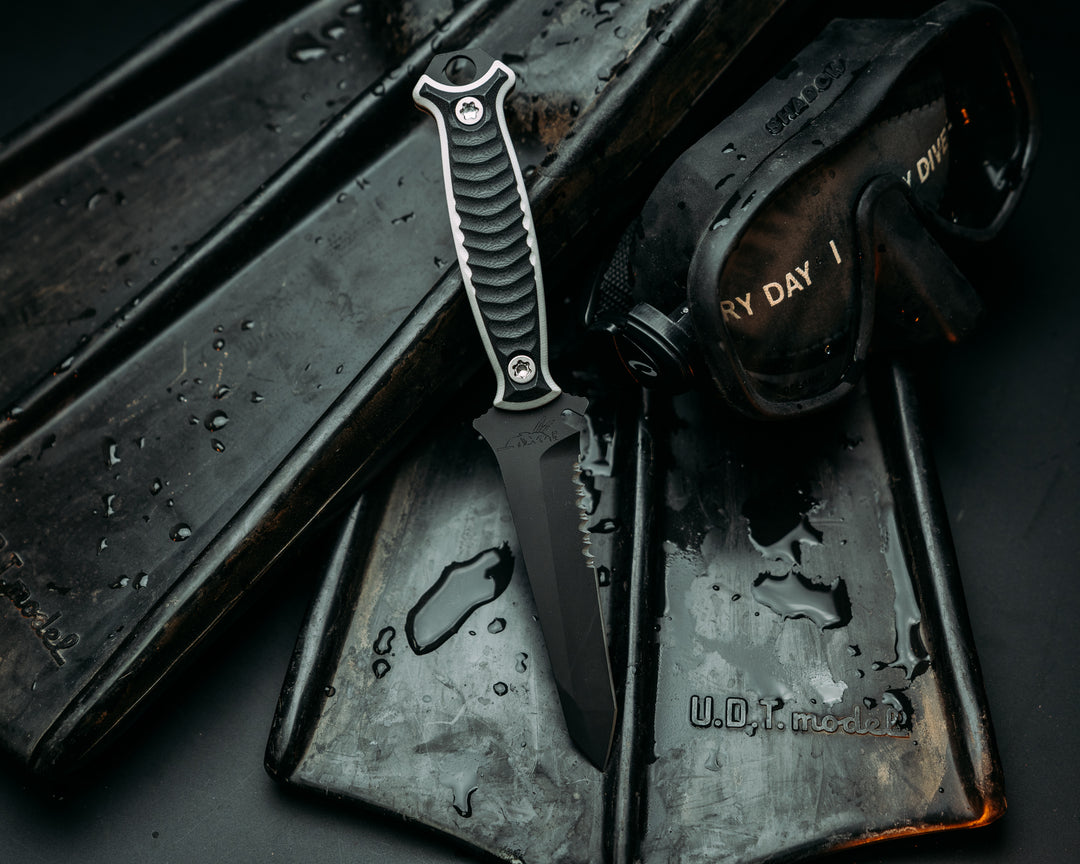 Dive knife Tanto- Black/White G10, Armor Black Cerakote, Ti Torx Bolts, Iron Grip