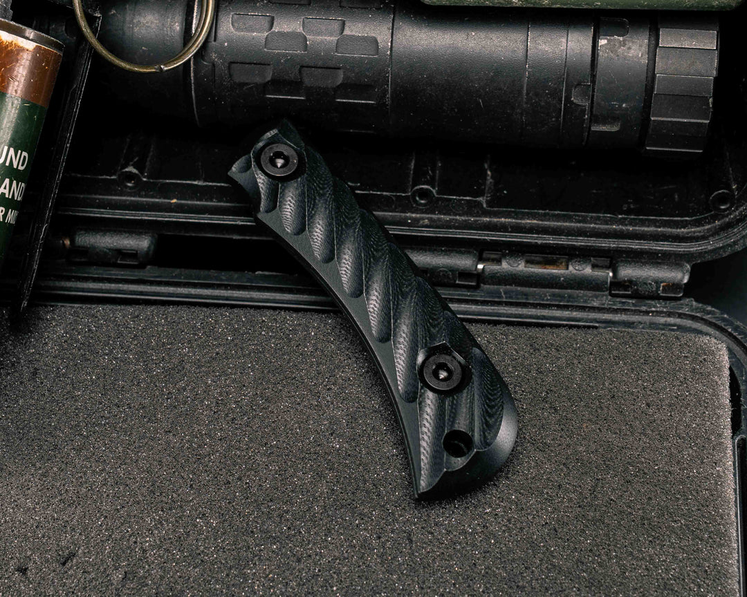 Cav Jr Scales- Black G10, Allen Bolts, Textured Grip