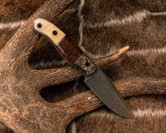 Crow Scalper- Gold Dark Matter Carbon, Black G10 and Brass Pin Striping, Snakewood Split, Rams horn, CF Pins, CF Lanyard Pin, Smooth Grip