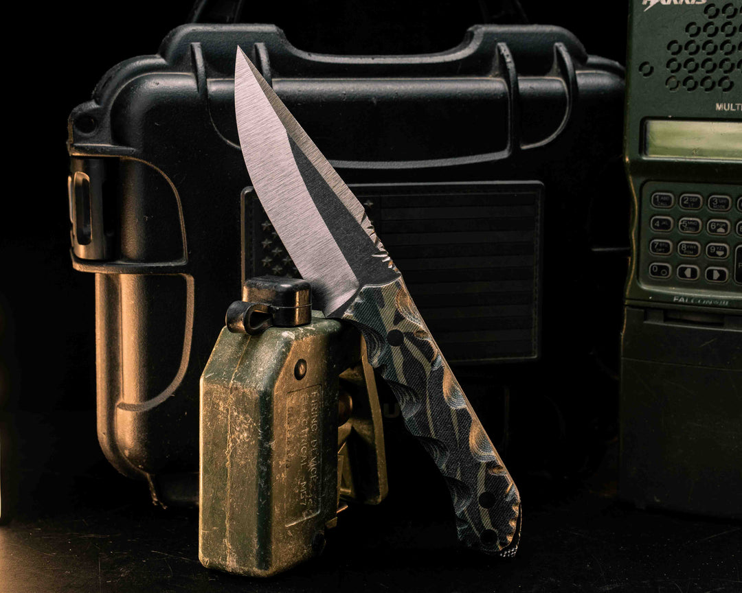Red Crow- Guyana Tiger Stripe Camo Micarta, CF Pins, CF Lanyard Pin, Old School Rock Work Spine, Stippled Skull Bracker, Textured Grip