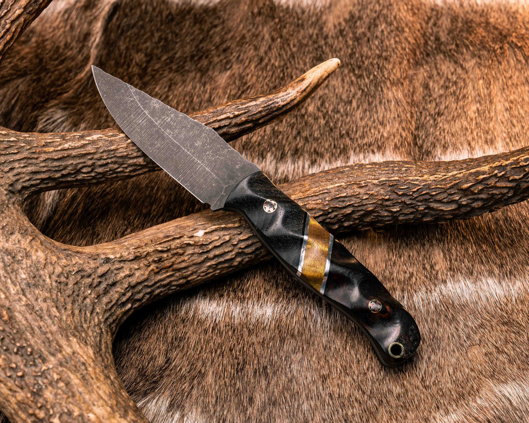Crow Cub- Dyed White Oak, Black G10 and Aluminum Pin Striping, Dyed Maple Split, Desert Ironwood, Mosaic Pins, Brass Lanyard Pin, Textured Grip