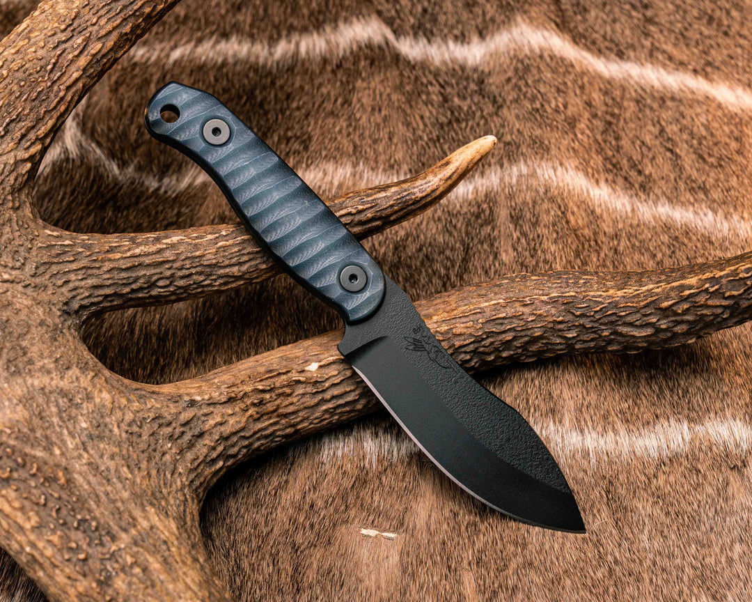 Skinner Jr- Ghost/Black G10, Armor Black Cerakote, Allen Bolts, Textured Grip