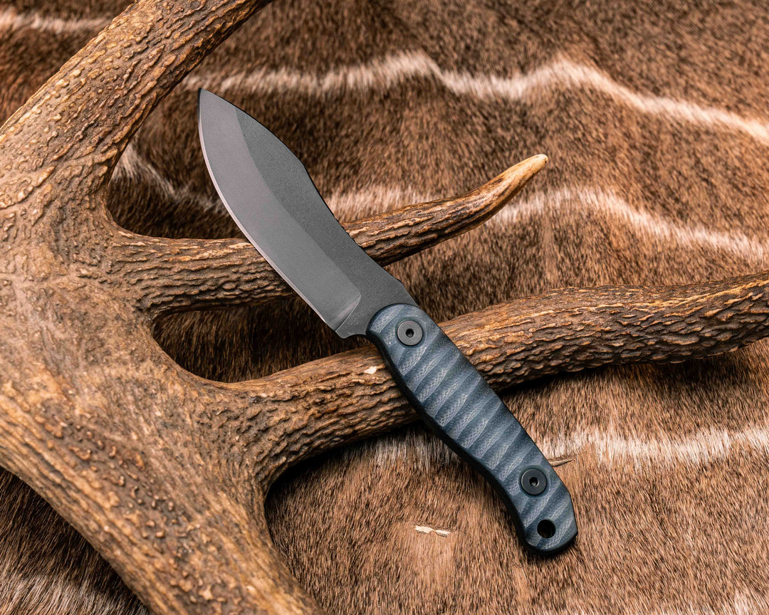 Skinner Jr- Ghost/Black G10, Armor Black Cerakote, Allen Bolts, Textured Grip
