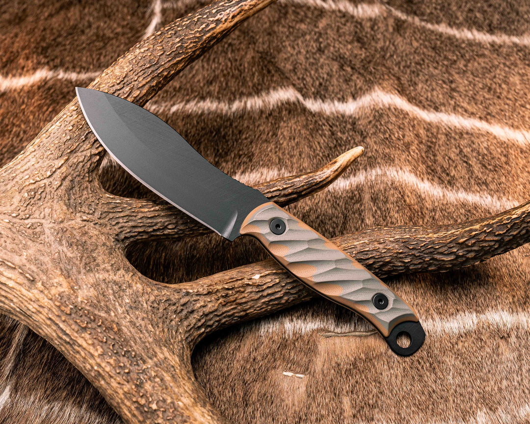 Hunter Skinner - Grey/Coyote G10, Armor Black Cerakote, Allen Bolts, Textured Grip