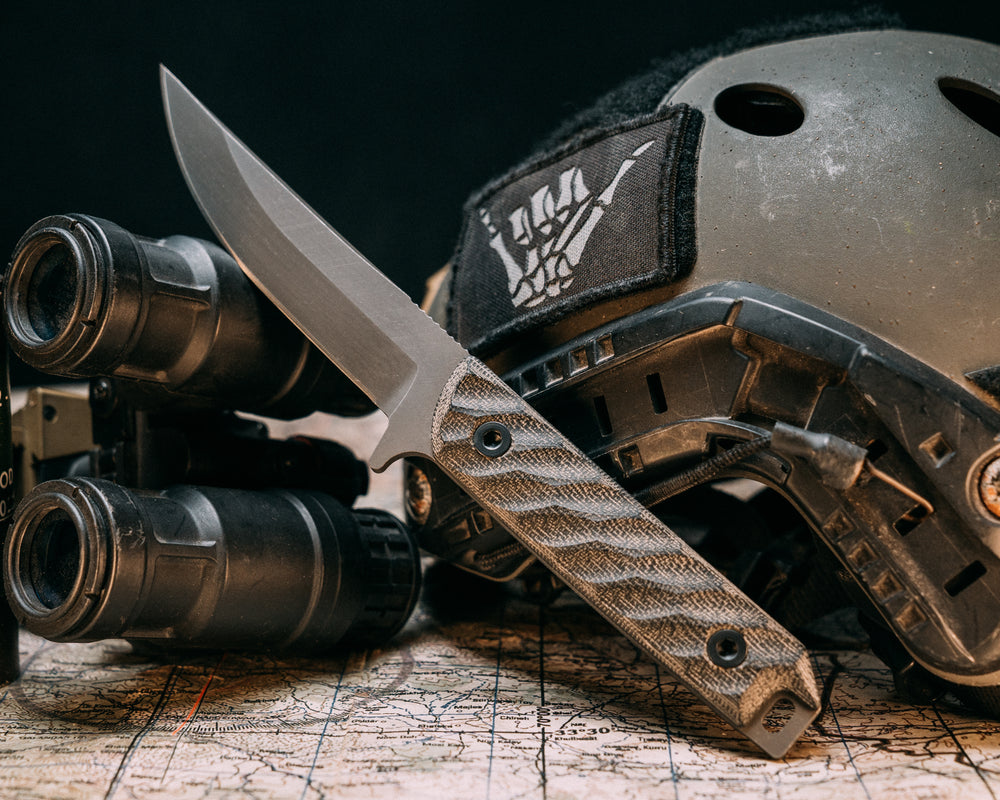 Kwaiken FC- Black Canvas Micarta, Allen Bolts, Iron Grip