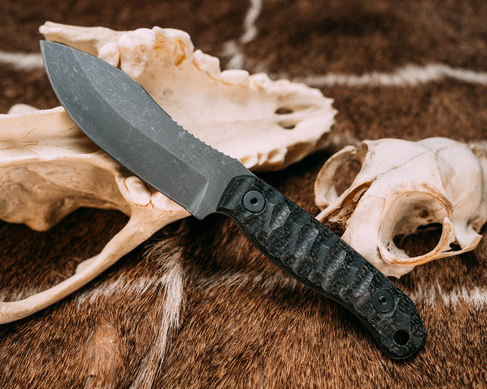 Skinner Jr- Black Burlap Micarta, Allen Bolts, Chaos Grip