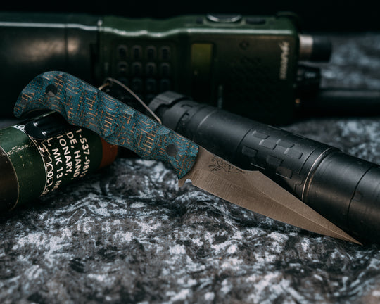 Senator- Kamari Burlap Micarta, CF Pins, Chaos Grip