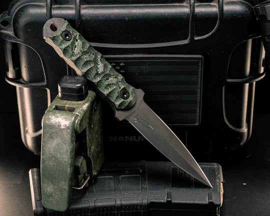 Combat Dagger- Jungle Wear Carbon, Allen Bolts, Textured Grip