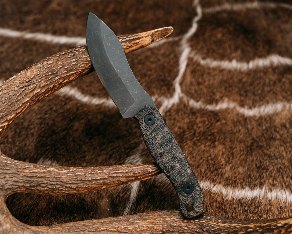 Skinner Jr - Black Canvas Micarta, Allen Bolts, Chaos Grip