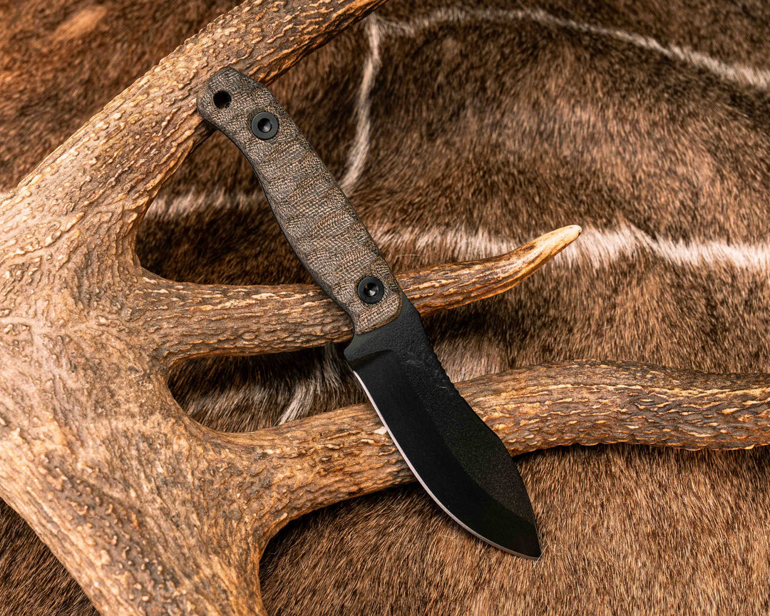 Skinner Jr- OD Green Canvas Micarta, Armor Black Cerakote, Allen Bolts, Textured Grip