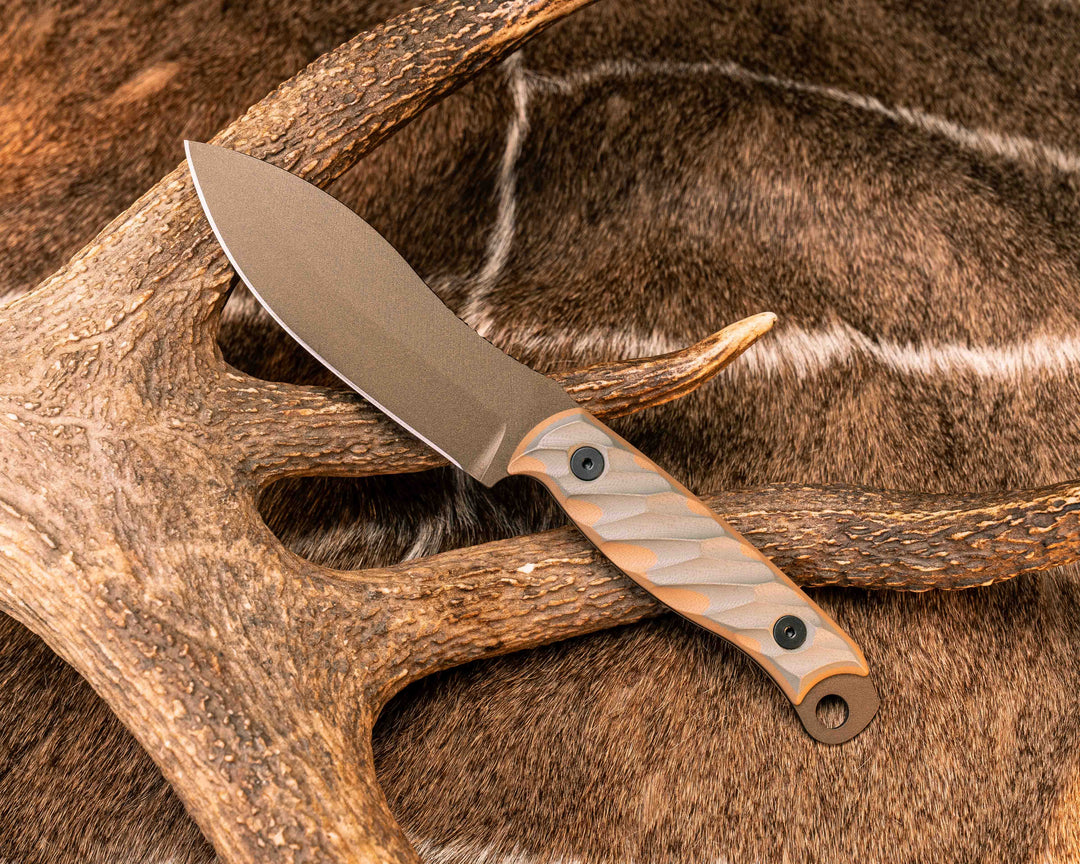 Hunter Skinner - Grey/Coyote G10, Midnight Bronze Cerakote, Allen Bolts, Textured Grip