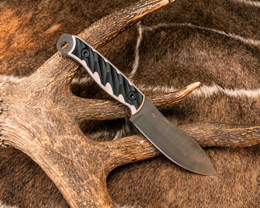 Hunter Skinner - Black/White G10, Allen Bolts, Textured Grip