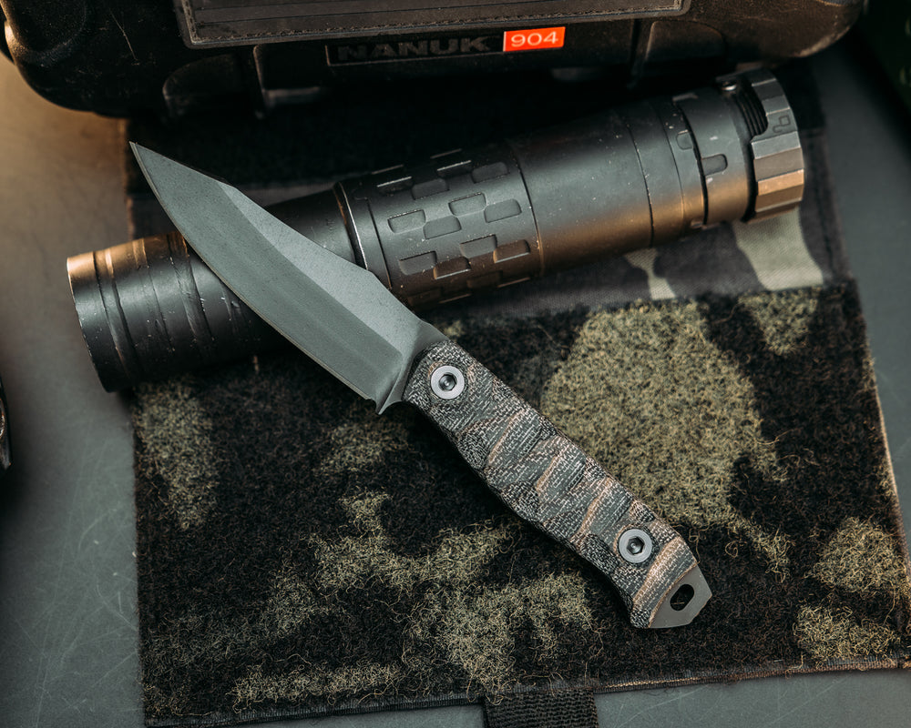 Field Knife Jr- Black Canvas Micarta, Armor Black Cerakote, Allen Bolts, Chaos Grip