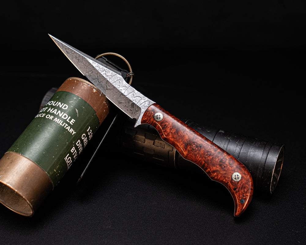 Senator- Amboyna Burl, Mosaic Pins, Black and White G10 Liner, Smooth Grip