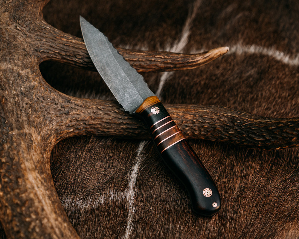 Field Knife Jr- Thin Brown Trout G-carta, Copper Pin Striping, Hawaiian Curly Koa Split, Desert Ironwood, Mosaic Pins, Smooth Grip