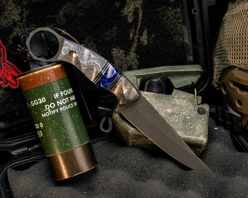 Osoraku 4"- Buckeye Burl, Black G10, Aluminum and Brass Pin Striping, Sodalite Tru-stone Split, Shred Carbon, Mosaic Pins, Textured Grip