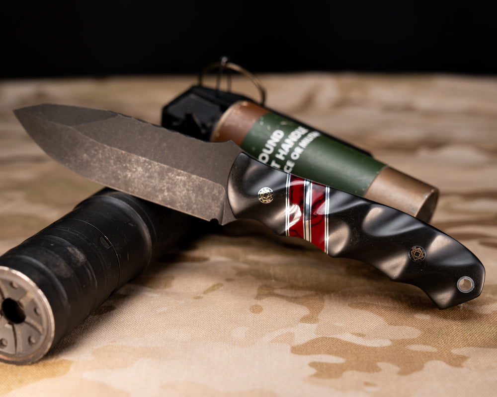Disaster Jr- Black Diamond Richlite, Black G10 and Aluminum Pin Striping, Bloody Basin Tru-stone Split, Mosaic Pins, Aluminum Lanyard Pin, Textured Grip
