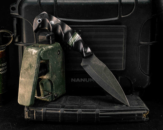 4" HUMINT- Black Dunes Carbon. Grey G10, Aluminum and Green G10 Pin Striping, Glow Resin Split, Mosaic Pins, Aluminum Lanyard Pin, Textured Grip
