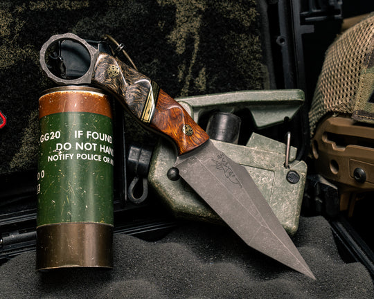 Ring Tac Tanto- Desert Ironwood, Black G10 and Brass Split, Gold Dark Matter Carbon, Mosaic Pins, Textured Grip