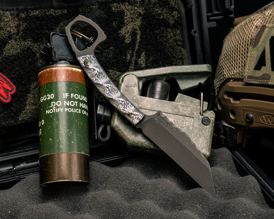 SOPHS- Silver Carbon, Mosaic Pins Textured Grip