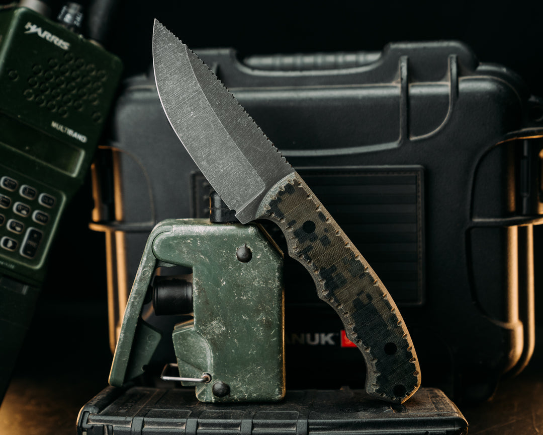 Cav-Breacher- Navy S.E.A.L AOR2 Cammie Micarta, CF Pins, Flat Textured Grip