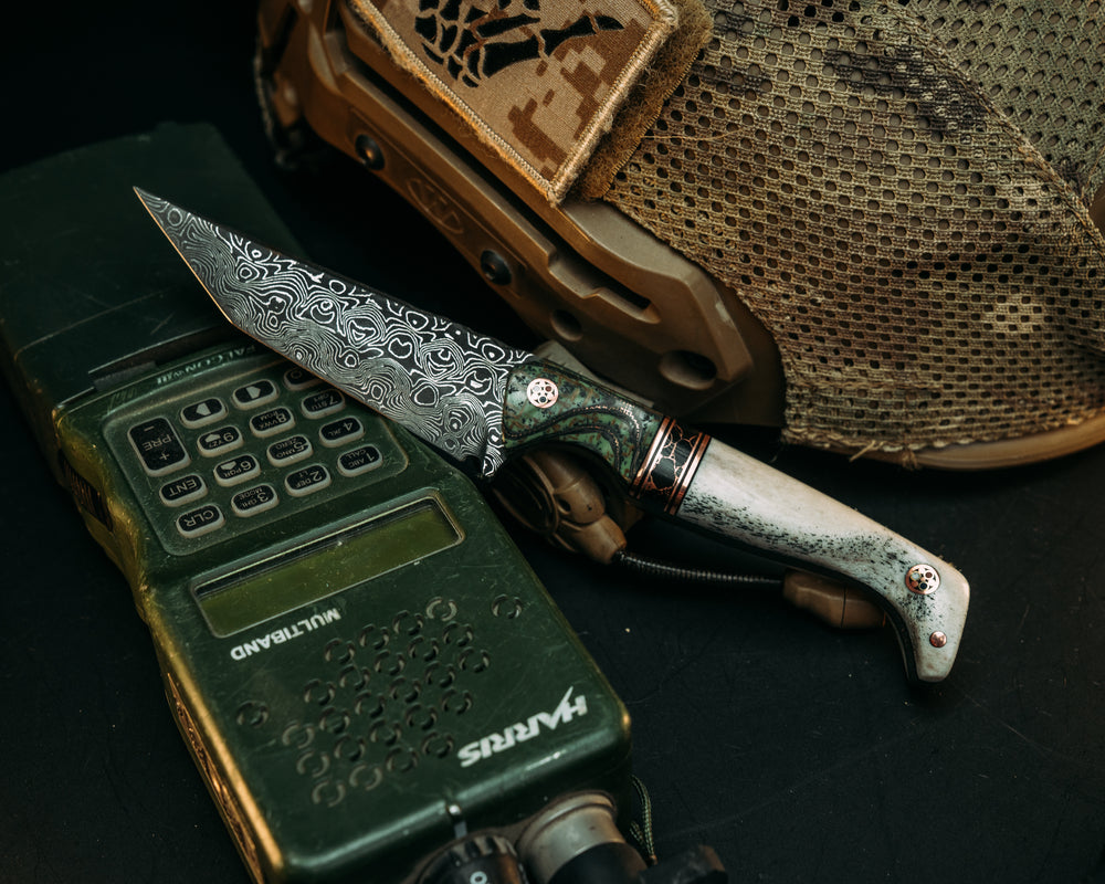 SHAW SHIV x HFB - Baker Forge Matrix Damascus- HBurlap, Green Resin, Copper Mesh and Carbon, Black G10 and Copper Pin Striping, Black with Copper Web Tru-stone Split, Patriot Mosaic Pins, Contoured Grip