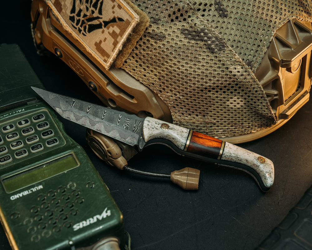 SHAW SHIV x HFB - Vegas Forge Twist Damascus - Black G10 and Brass Pin Striping, Desert Ironwood Split, Mosaic Pins, 1/8" Mosaic Pin, Smooth Grip