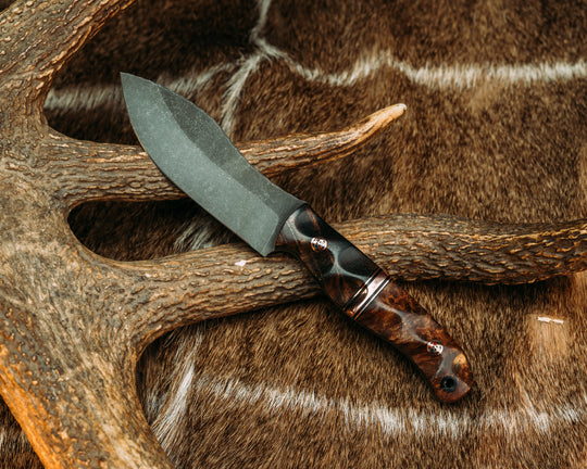 Skinner Jr- Hawaiian Curly Koa, Black G10 and Copper Split, Patriot Mosaic Pins, CF Pins, Textured Grip