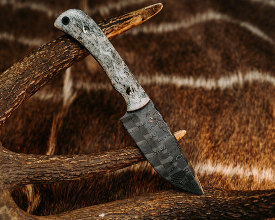Cav Jr- Vegas Forge Basketweave Damascus- Mosaic Pins, CF Lanyard Pin, Textured Grip