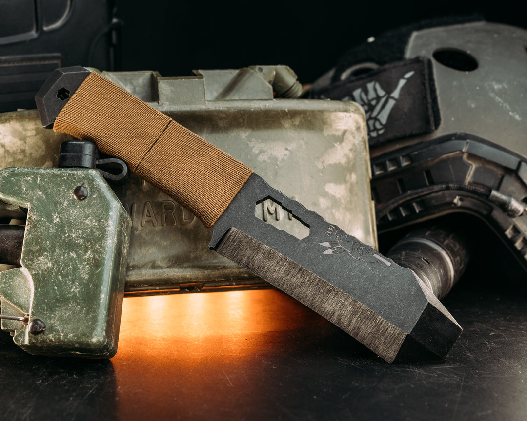 Breacher Bar Multi-tool Prybar -  Coyote Tan Elastic Bands, Phillips + Flathead Bits Included, Acid Etch and Rock Wash Finish