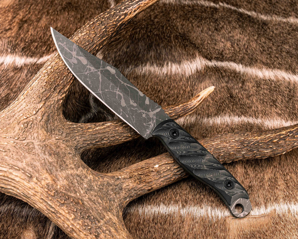 Crow Scout - Black Dunes Carbon, Allen Bolts, Textured Grip