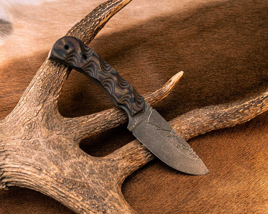 Cavner- Python Canvas Micarta, CF Pins, CF Lanyard Pin, Textured Grip