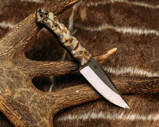 Red Crow- Rams Horn, Mosaic Pins, Copper Lanyard Pin, Textured Grip