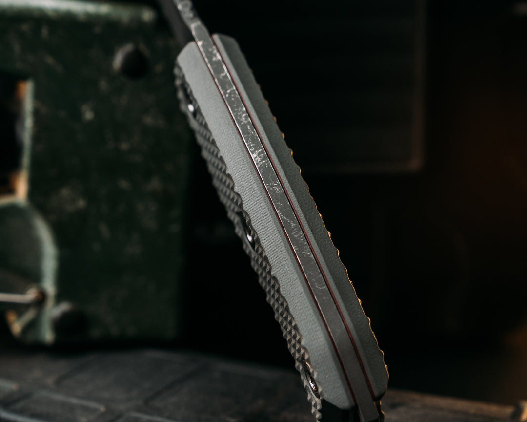 Tosahwi- Grey w/ Red Liner G10, Allen Bolts, Textured Grip