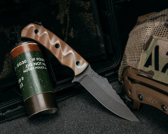 Tosahwi- Jade Over Desert Brown G10, Coyote G10, CF Pins, CF Lanyard Pin, Textured Grip