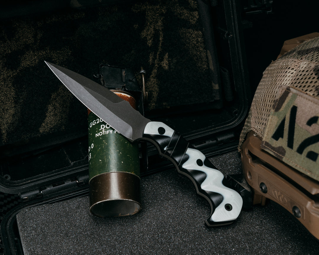 4" HUMINT- White G10 Over Black G10, Black G10 and OD Green G10 Split, CF Pins, CF Lanyard Pin, Textured Grip