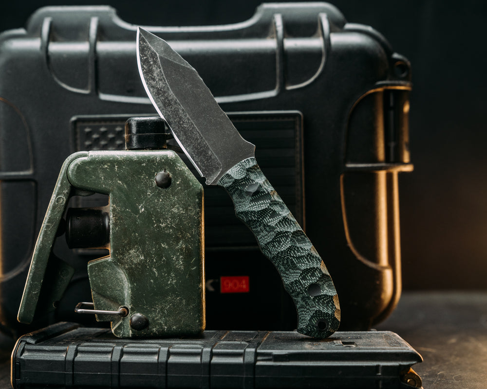 Disaster Cub- Rio Verde Matrix Micarta, CF Pins, CF Lanyard Pin, Textured Grip