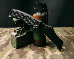 Vulture - black G10, Armor Black cerakote, allen bolts