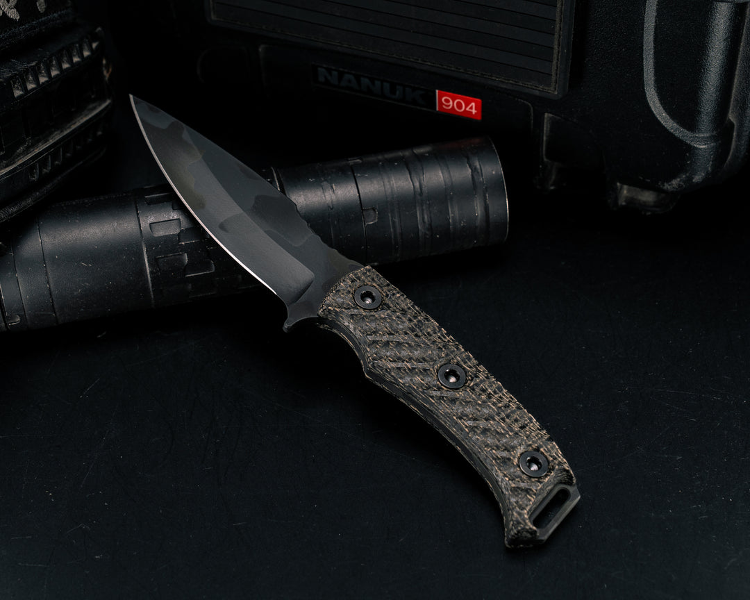 Ishi- Black Burlap Micarta, Black Multicam, Allen Bolts, Textured Grip