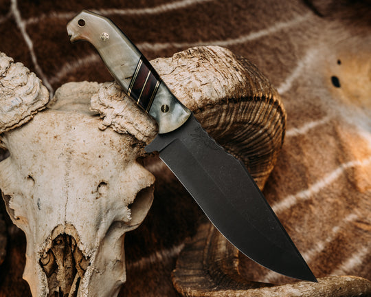 American Bowie Jr.- Ram's Horn, Black G10 & Brass Pin Striping, Desert Ironwood Splits, Mosaic Pins, Textured Grip.
