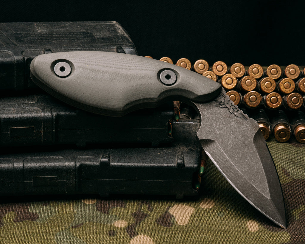 IWB Dagger - grey G10 with ruby red liners, allen bolts, chaos grip
