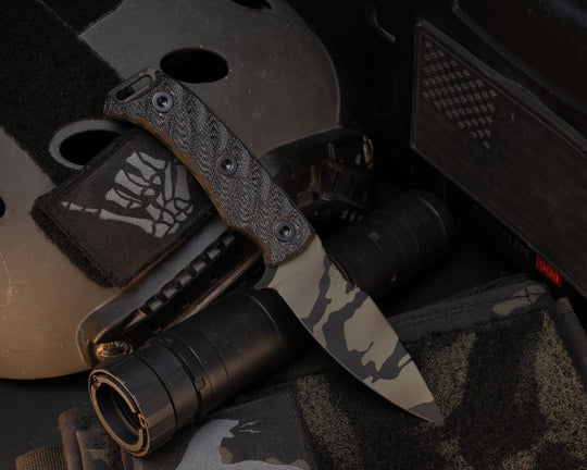 Ishi - Black Canvas Micarta, Tiger Stripe Camo Cerakote, Allen Bolts, Textured Grip