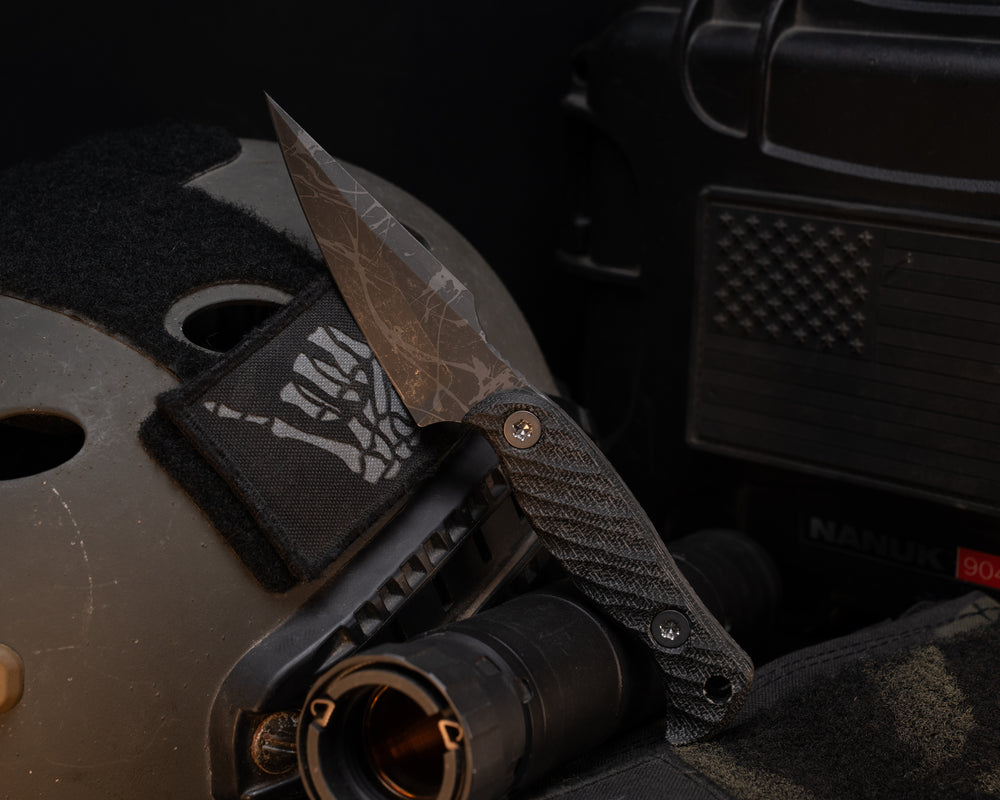 Gulo Gulo- Black Canvas Micarta, Ti Bolts, Textured Grip